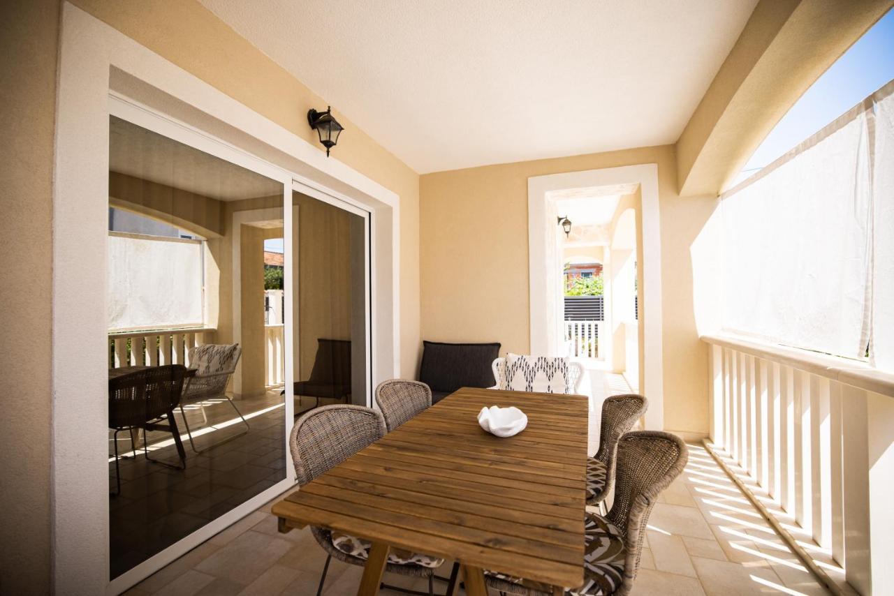 Villa Klaudia With Pool Zadar
